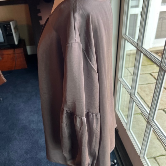 NWT Talbots lt brown balloon sleeve blouse. 3/4 sleeves. Size XL - Picture 2 of 7